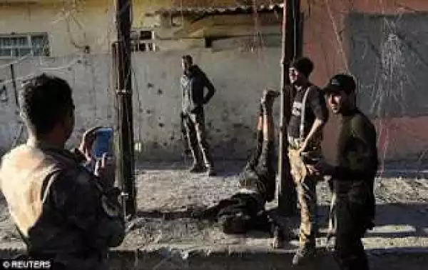 See What Iraq Special Forces Did After Killing An ISIS Fighter In Mosul... (Photos)